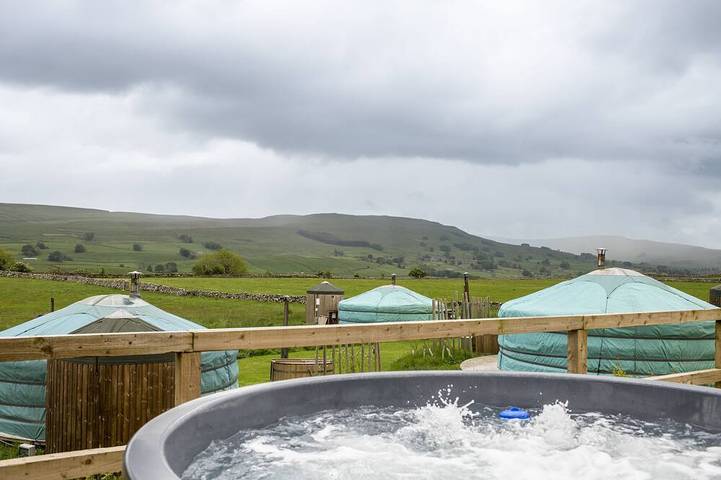 Glamping for 6 people, with hot tub, with pets in Yorkshire Dales National Park