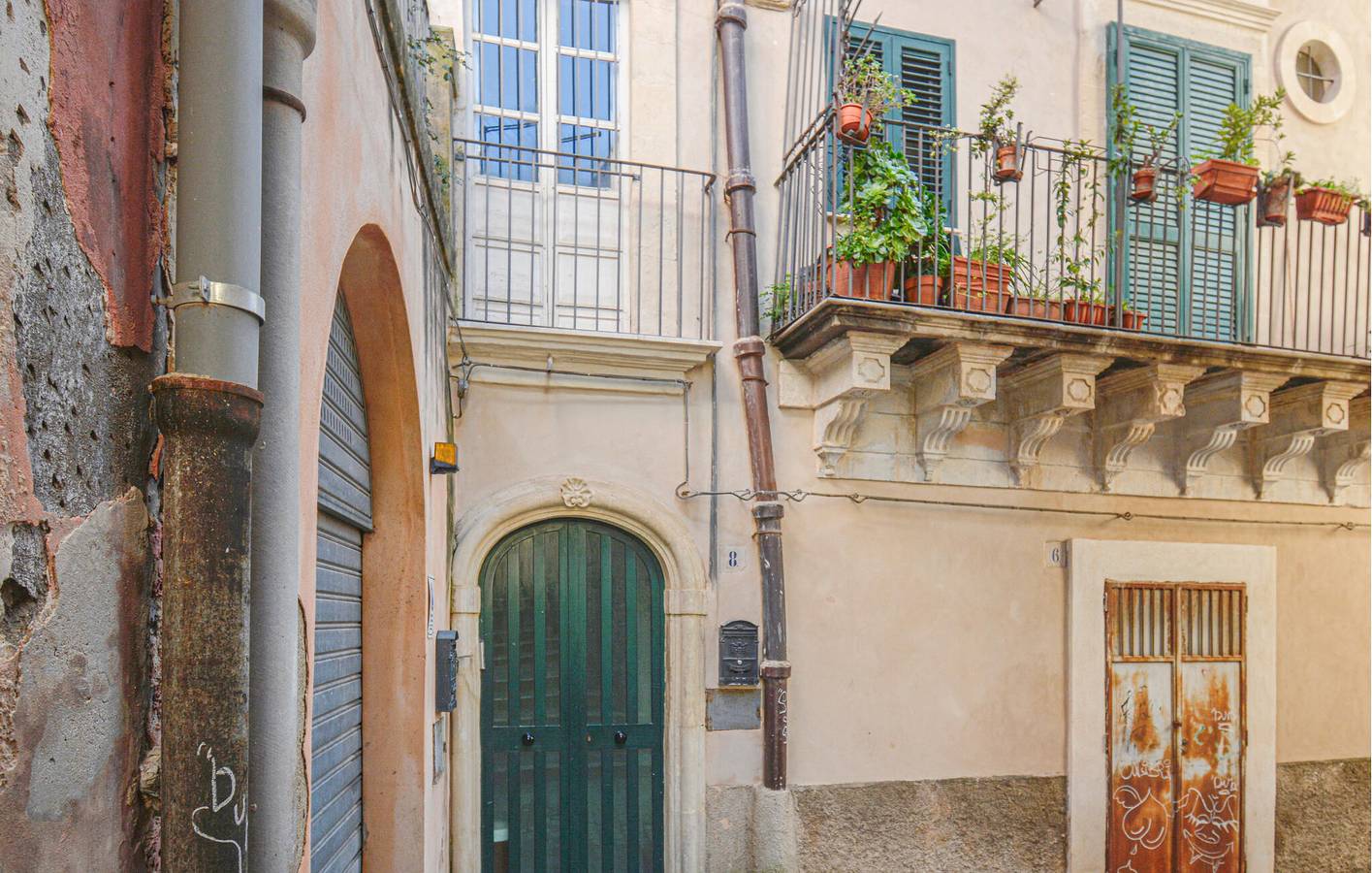 Entire holiday apartment, Cozy Modica Apt - Terrace, WiFi, AC, Parking - Walk to Town & Restaurant in Modica (town), Modica