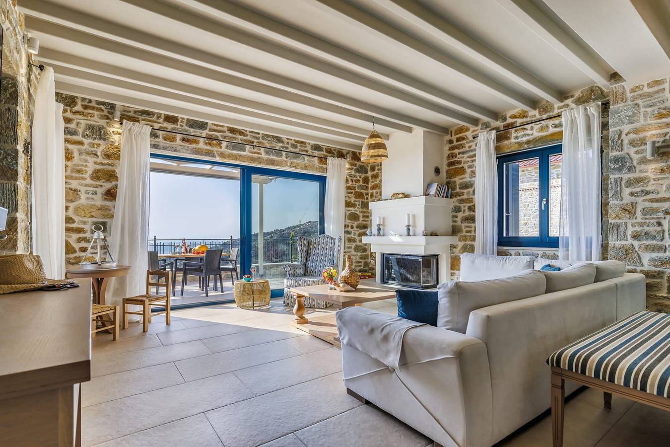 Villa Serelionis, Divine Sea Views, Private Pool, Spacious Furnished Terrace, Skopelos in Sporades