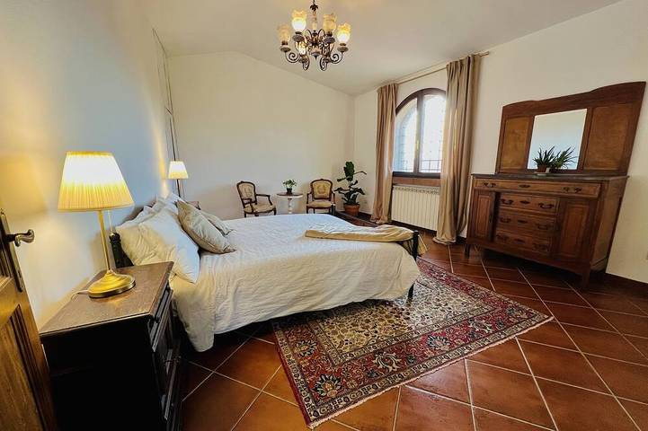 Location de vacances pour 12 personnes, avec jardin à Giove - 4