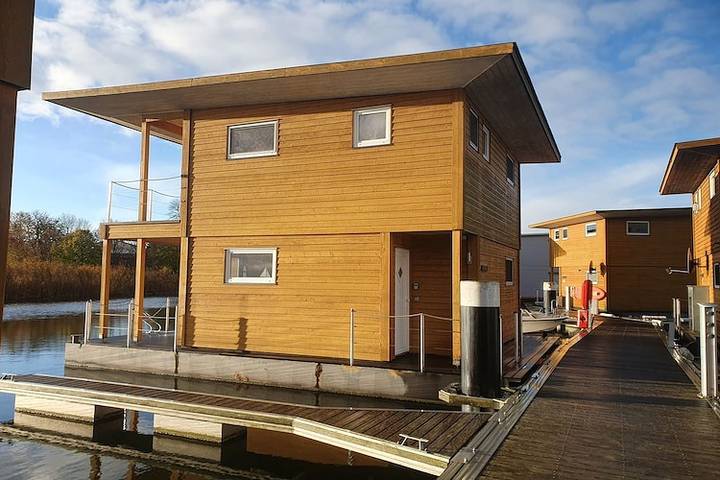 Ferienhaus für 4 Personen, mit Balkon und Sauna, kinderfreundlich in Kröslin