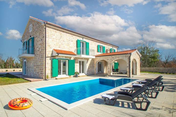 Ferienhaus für 12 Personen, mit Balkon und Pool, mit Haustier - 1