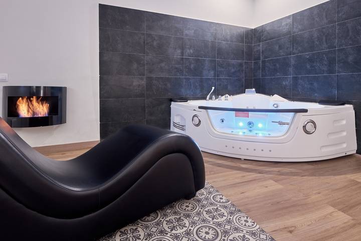 Casa 'Aguas Frías 3' mit Bergblick, privatem Garten und Wlan in La Omañuela, Riello
