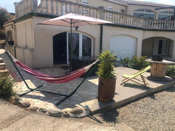 Location de vacances pour 2 personnes, avec Terrasse et Jardin ainsi que Piscine et Vue à Llauro - 4