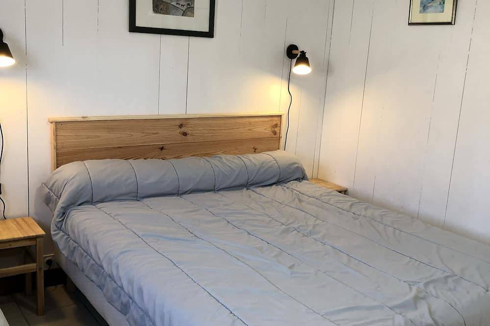 Wood Chalet Beach Contis in Contis, Saint-Julien-en-Born