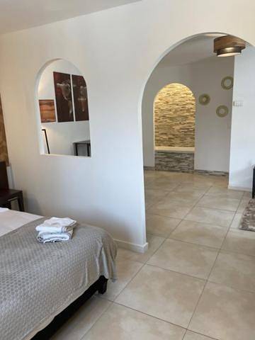 Hôtel pour 2 personnes, avec piscine et jardin, adapté aux familles à Le Thoronet - 4