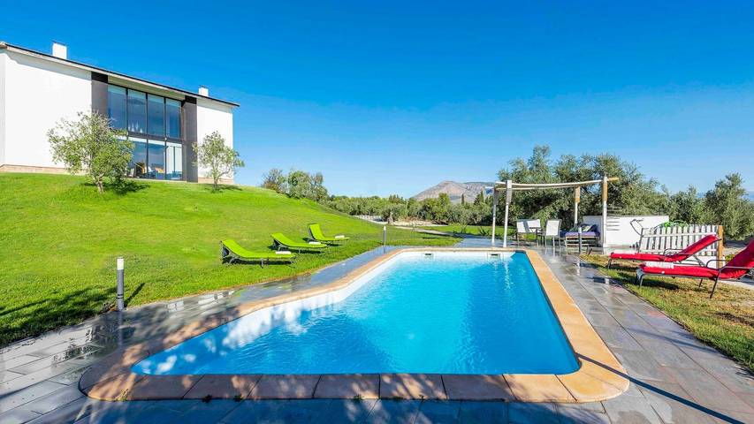 Holiday rental for 12 people, with Balcony/Terrace and Hot tub as well as Pool in Baza