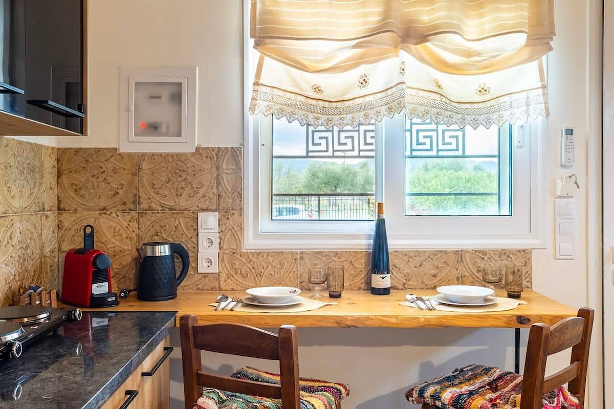 Petalidi Sunny Home Two - Cozy Garden Escape, foto 14