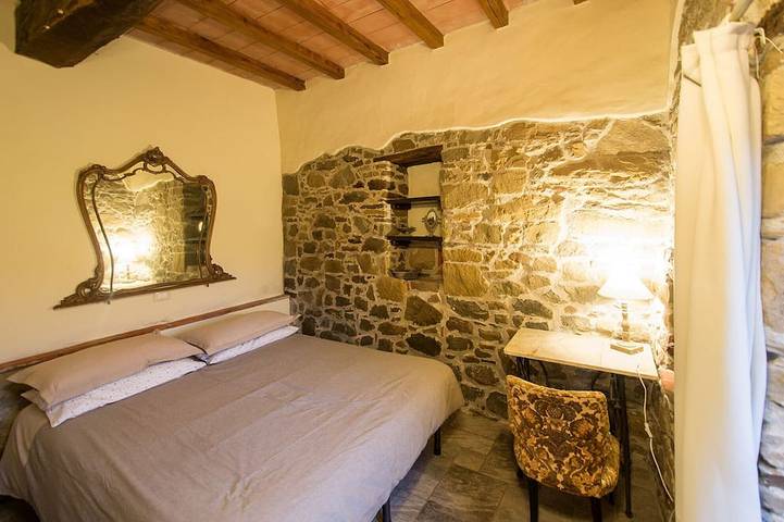 Stein Rustico mit Garten im alten toskanischen Dorf Infrarotsauna Escluiva in Villa Basilica, Lucca Provinz