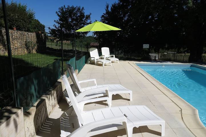 Location de vacances pour 6 personnes, avec piscine à Saint-Avit-Sénieur