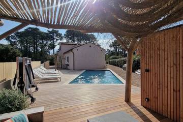 Location de vacances pour 10 personnes, avec jardin et terrasse dans Plage de Saint Cyprien (Lecci)