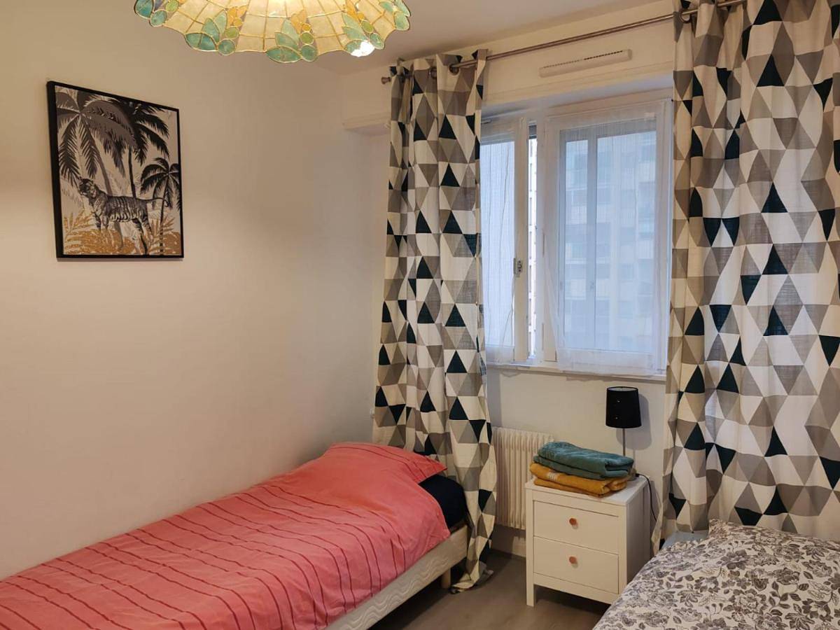 Appartement entier, Four-Bedroom Apartment in Mulhouse, Région de Mulhouse
