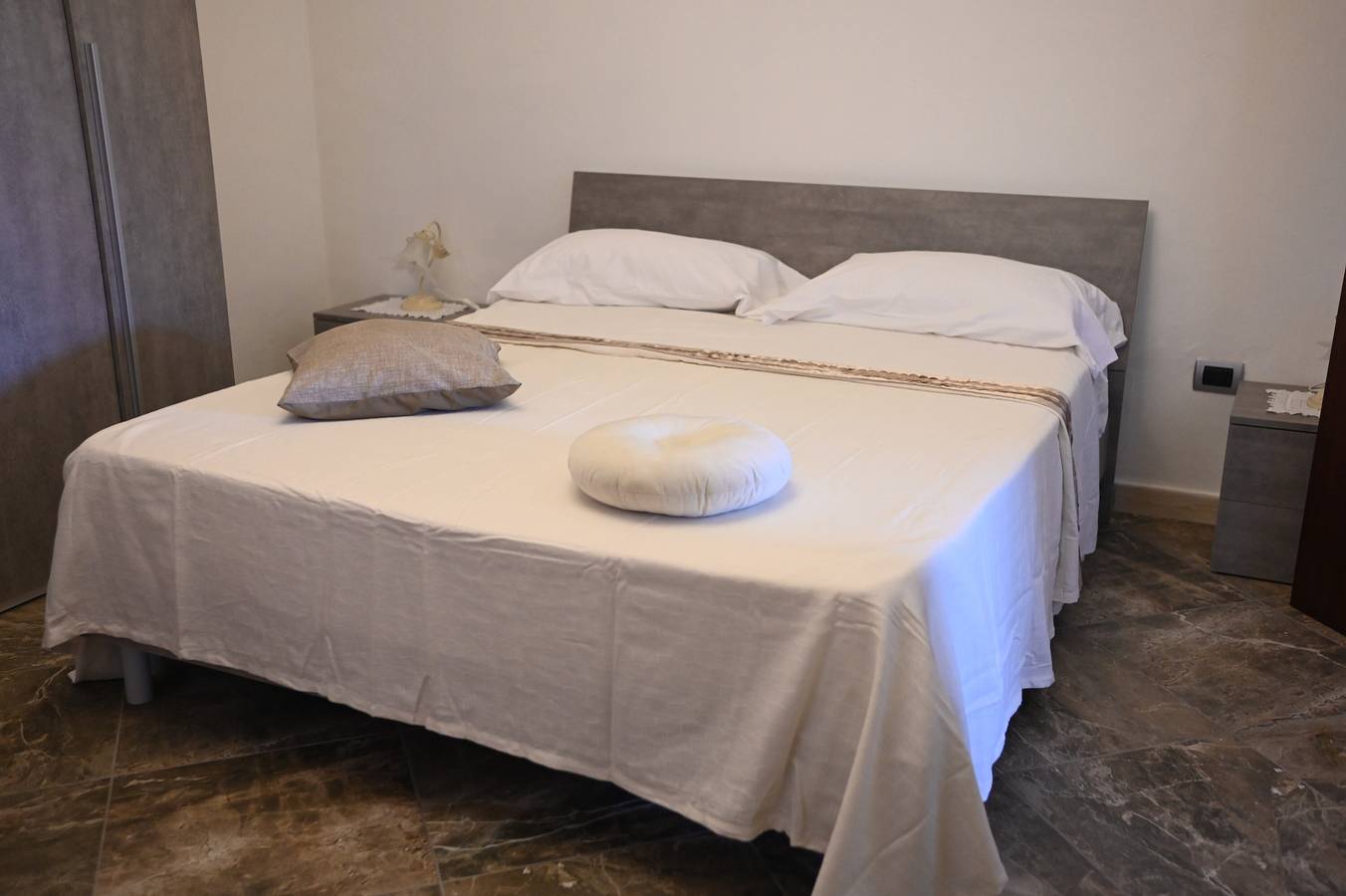Ferienhaus 'Holydayshouse' mit Bergblick, Wlan und Klimaanlage in Ercolano, Nationalpark Vesuv