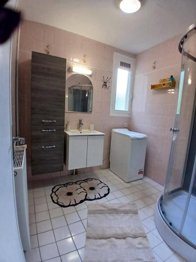 Appartement entier, Three-Bedroom Apartment in Compiègne, Oise