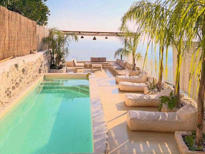 B&b per 2 persone, con Idromassaggio e Terrazza nonché Giardino e Piscina a Mondragone