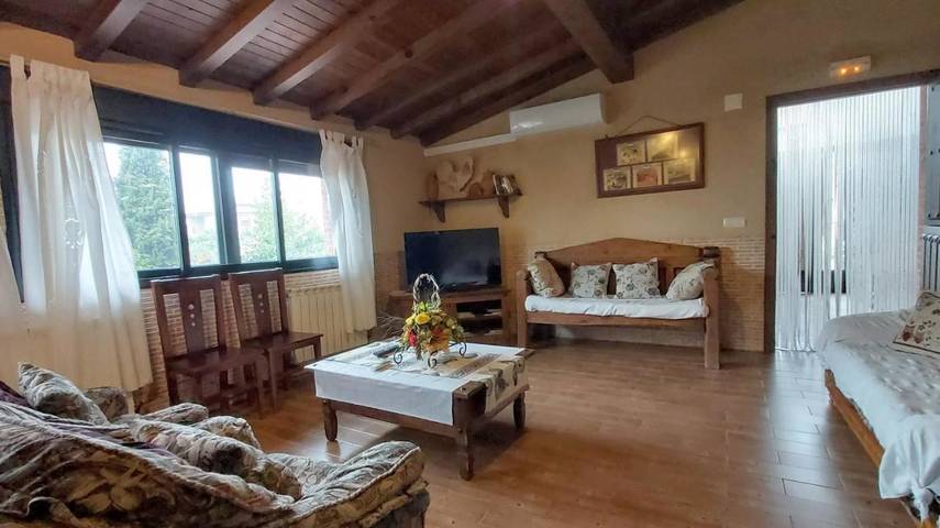 Casa rural para 12 personas, con vistas además de piscina y jardín en Valle del Jerte - 4