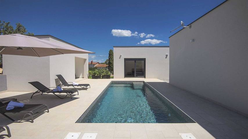 Villa für 4 Personen, mit Terrasse und Sauna sowie Balkon/Terrasse in Medulin - 2