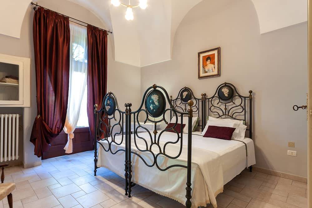 Casa di campagna di lusso con vasca idromassaggio all'aperto, lezione di cucina ad alta velocità Wi-Fi Adsl in Cisternino, Salento