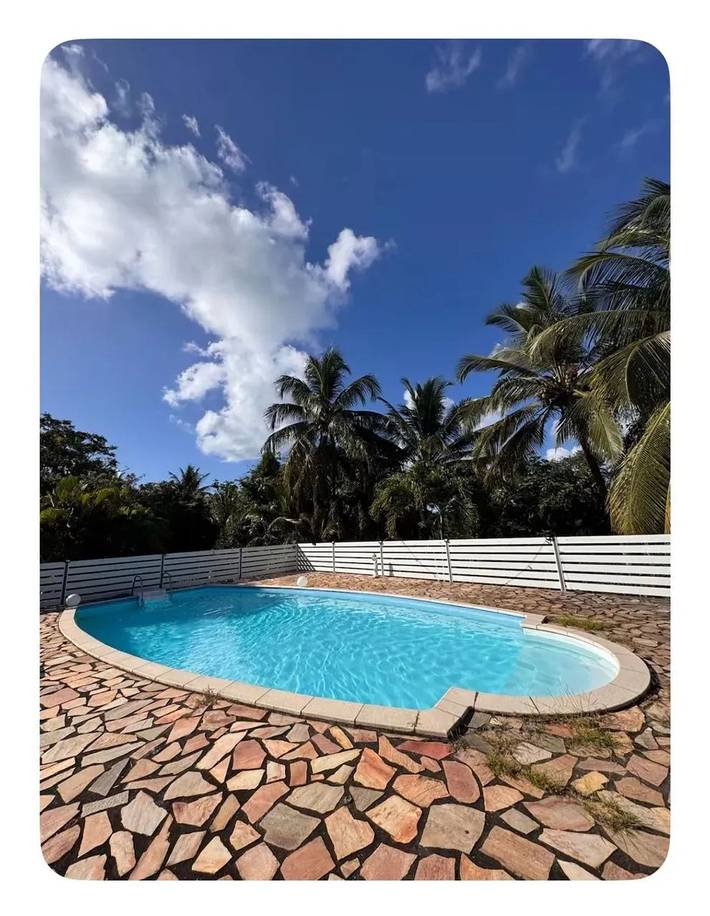 Maison confortable Birmingham avec piscine in Baie-Mahault, Guadeloupe