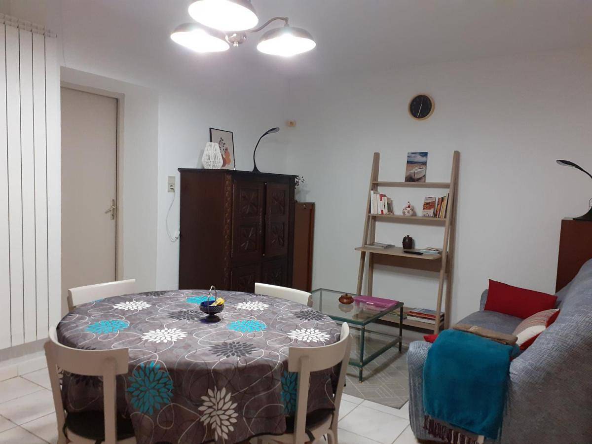 Appartement entier, Two-Bedroom Apartment in Bompas, Côte méditerranéenne (France)