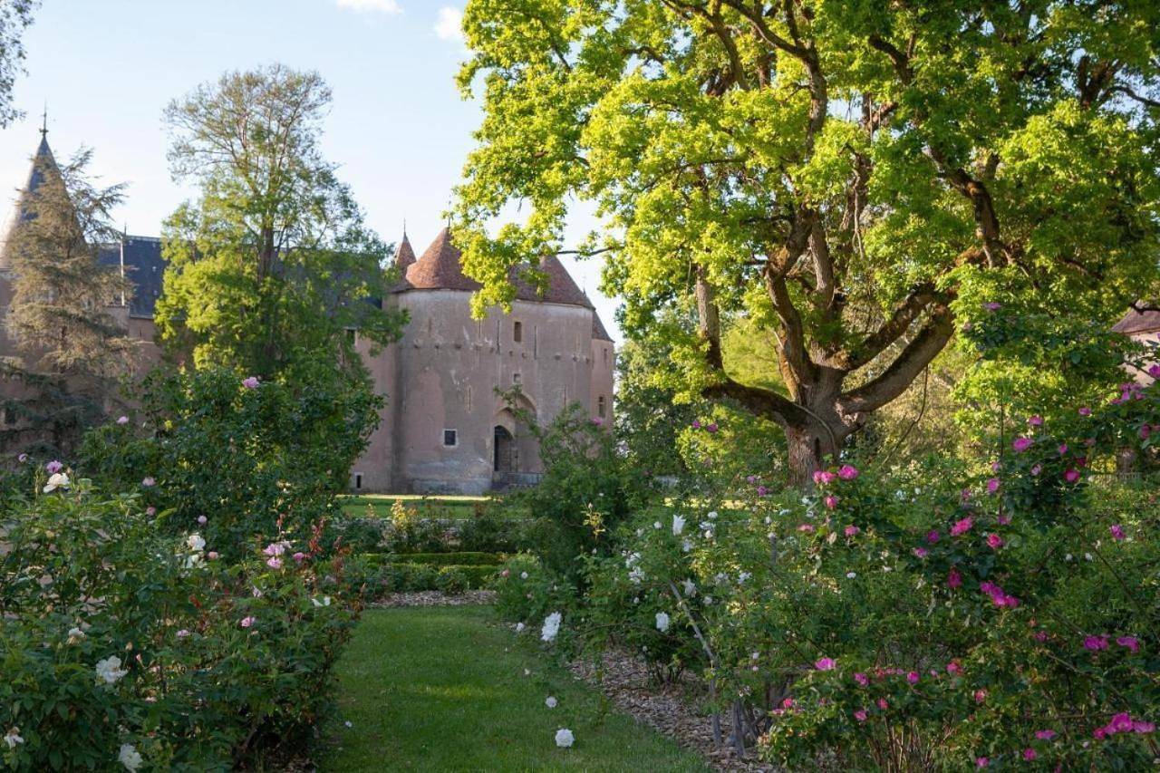 Château d'Ainay-le-Vieil in Ainay-le-Vieil, Saint-Amand-Montrond