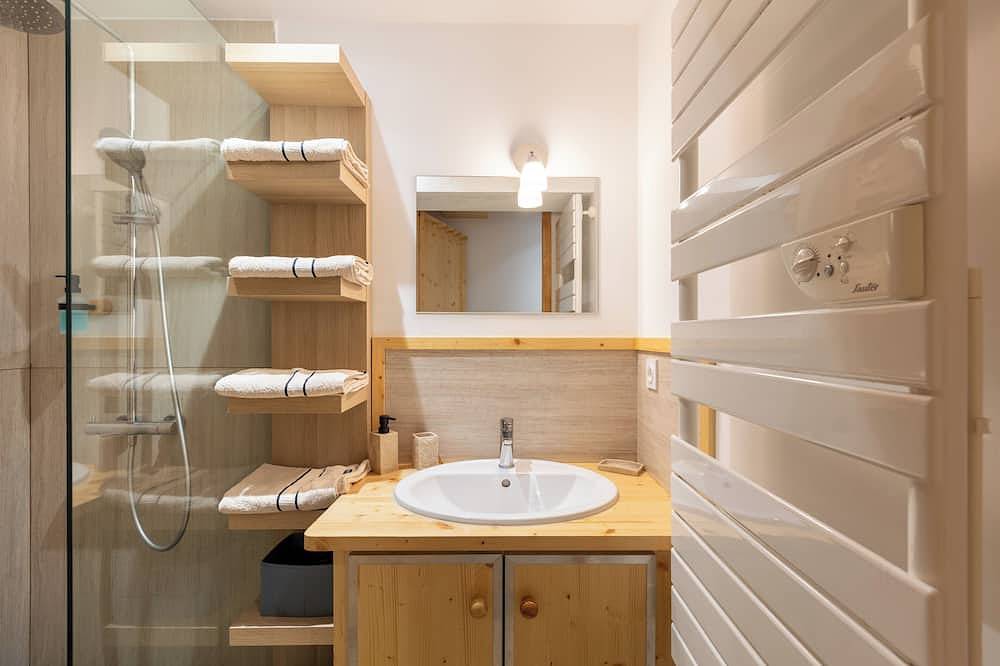 Entire apartment, Family cocoon for nature lovers overlooking the forest. in Matemale, Parc naturel régional des Pyrénées catalanes