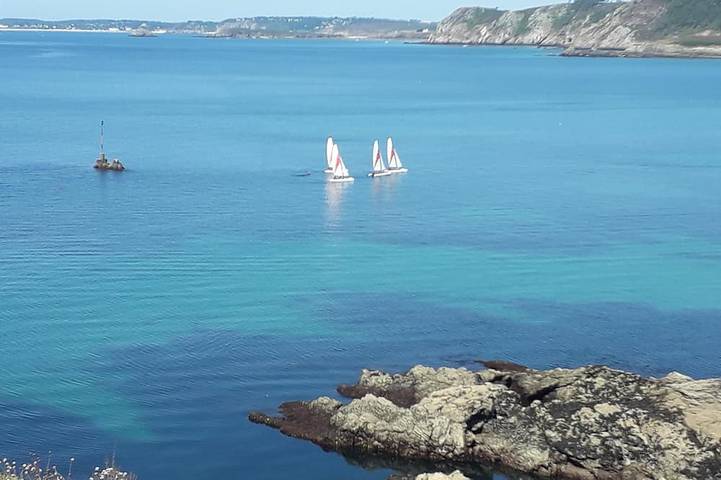 Gîte pour 4 personnes, avec Terrasse dans Plage de Lestrevet