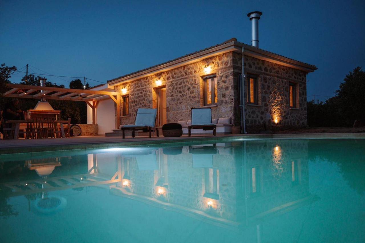 Villa Nevas Private Stone House with Pool and Seaview Parga in Loutsa, Preveza regional unit