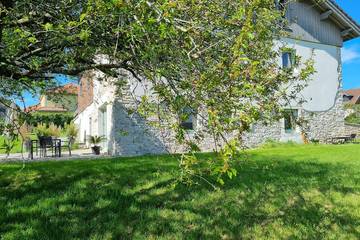Gîte pour 6 personnes, avec jardin et terrasse, animaux acceptés à Orchamps-Vennes