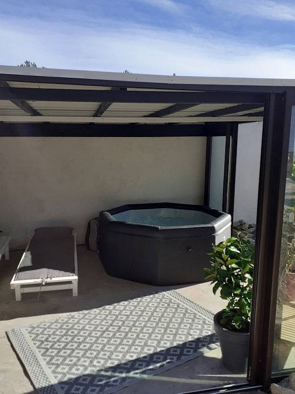Gîte pour 4 personnes, avec jacuzzi ainsi que jardin et balcon à Salavas - 3