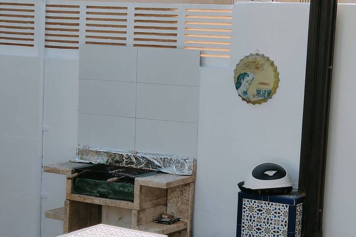 Casa rural para 12 personas, con jacuzzi y piscina además de balcón y jardín en Vera