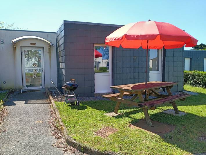 Gîte pour 6 personnes, avec terrasse et jardin