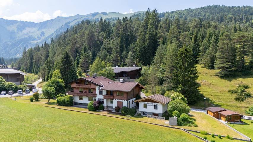 Ferienwohnung für 4 Personen, mit Balkon/Terrasse und Balkon sowie Seeblick und Ausblick in Achenkirch