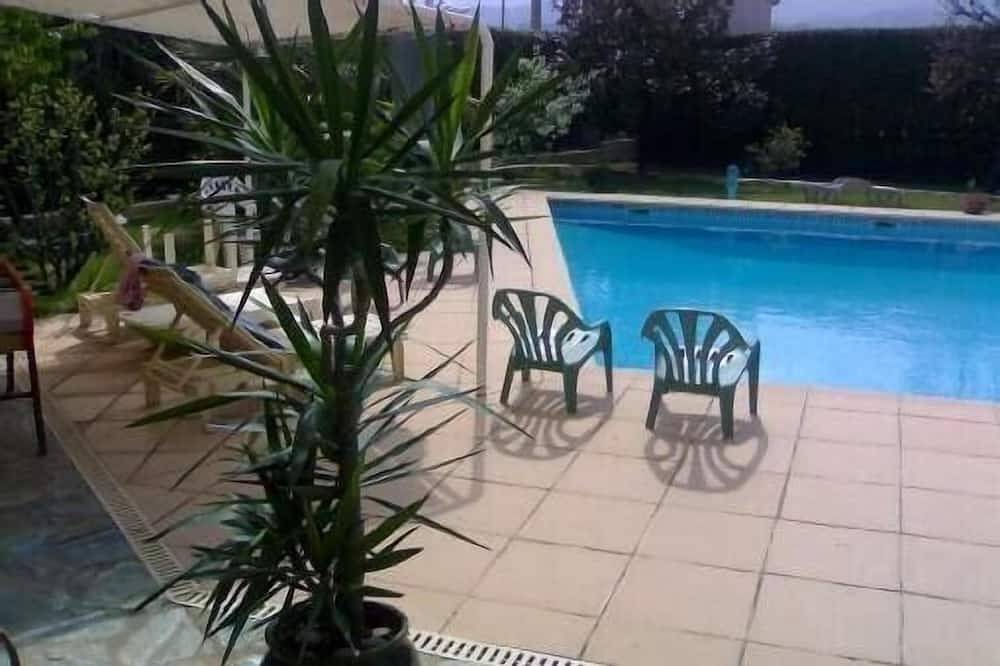 Freistehendes Haus mit Pool 900 m vom Meer in Folelli, Penta-di-Casinca