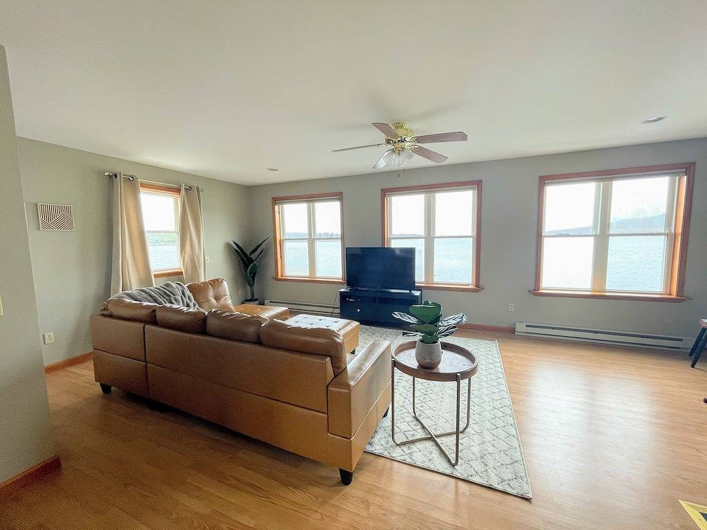 Lakefront Cottage with Stunning Views. Boat available to rent with cottage! in Wyoming County