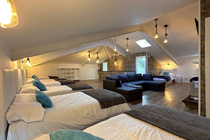 Casa Rural \"La Caprichosa De Alcor\". 4 Estrellas en la Falda de Montes Obarenes in Bozoó, Cordillera Cantábrica
