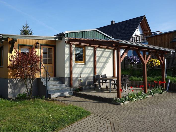 Ferienhaus für 5 Personen, mit Terrasse und Garten sowie Sauna und Seeblick im Ostharz - 2