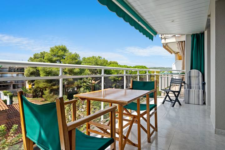 Apartamento para 7 personas, con balcón, Se admiten mascotas en Calafell
