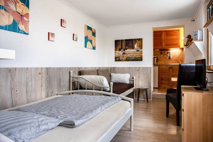Ganze Wohnung, Ferienwohnung Relax" mit privater Terrasse, privatem Garten und Wlan in Stralsund, Stralsund Umland