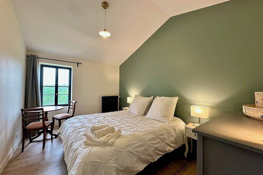 Maison de charme à la campagne sur terrain paysager de 5000 m2 in Latillé, Vienne (France)