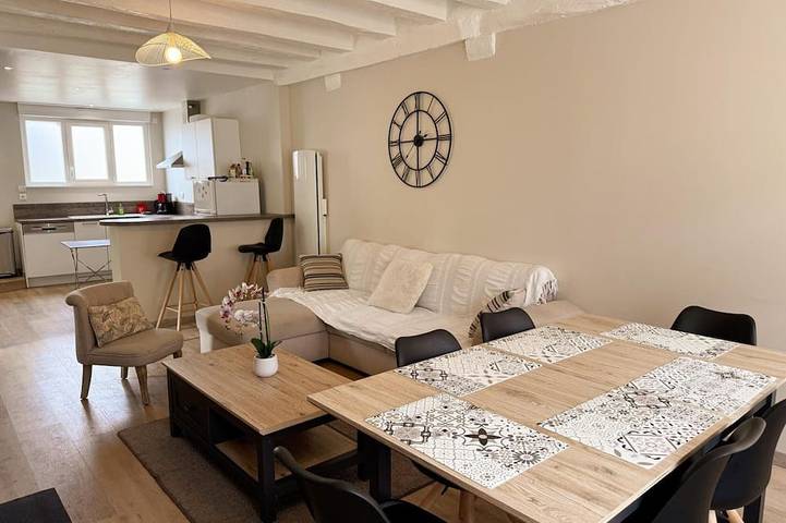 Gîte pour 6 personnes, avec terrasse à Avaray