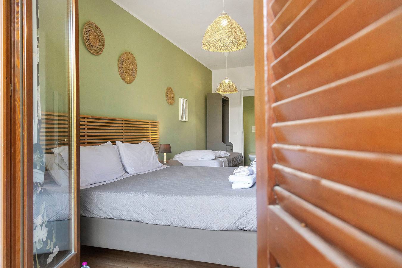 Appartement entier, Appartement 'Bc Garda House' avec balcon et climatisation in Peschiera del Garda, Montagnes autour du lac de Garde