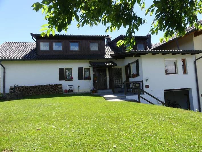 Ferienwohnung für 2 Personen, mit Garten und Ausblick in Eging am See