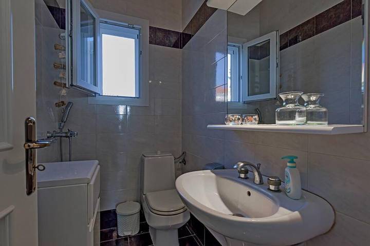 Location de vacances pour 12 personnes, avec jardin ainsi que vue et piscine à Porto Heli - 3
