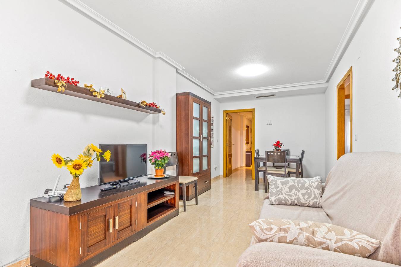 Entire apartment, Apartment 'Sunflower Flamencos' with Private Terrace, Wi-Fi and Air Conditioning in Santa Pola, Costa Blanca