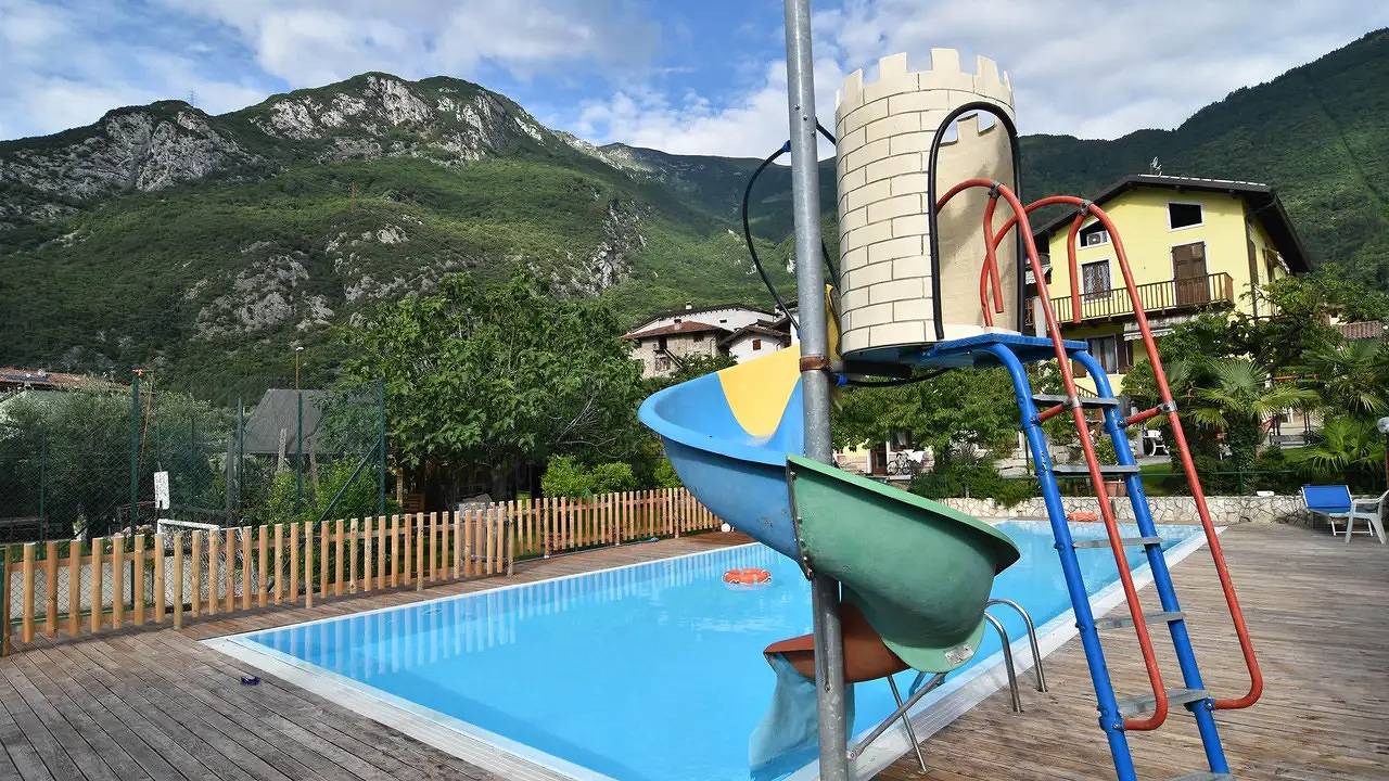 Appartamento intero, Appartamento vacanze per 5 persone con giardino in Bolognano (Arco), Arco