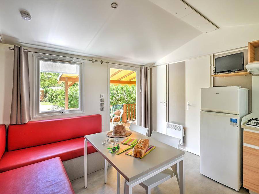 Camping Le Château - Mobilheim 4 personen - Mobilheim Confort 27m² 2 Zimmer + überdachte Terrasse + Klimaanlage + Tv 4 Pers. in Hauterives, Valence und Umgebung
