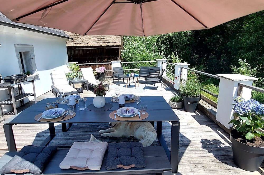 Ganze Wohnung, Ferienwohnung mit traumhafter Dachterrasse in Marktleugast, Oberes Maintal - Coburger Land