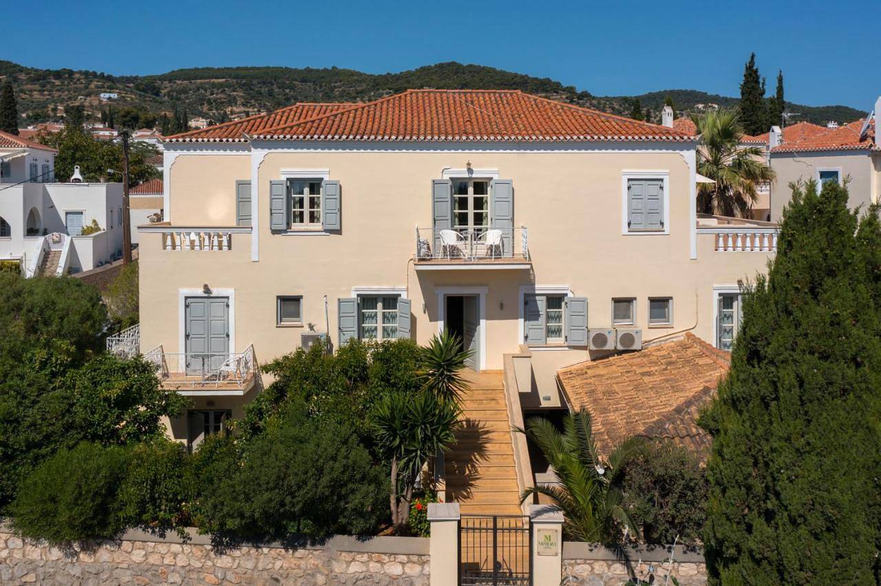 Mimoza in Spetses Ville, Spetses