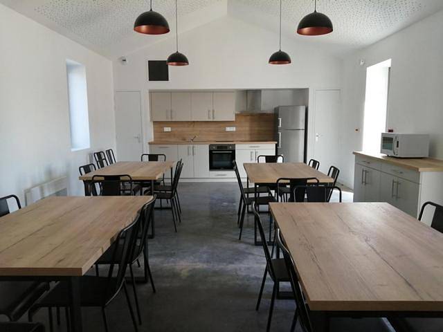 Location de vacances pour 26 personnes, avec terrasse à Vairé - 3